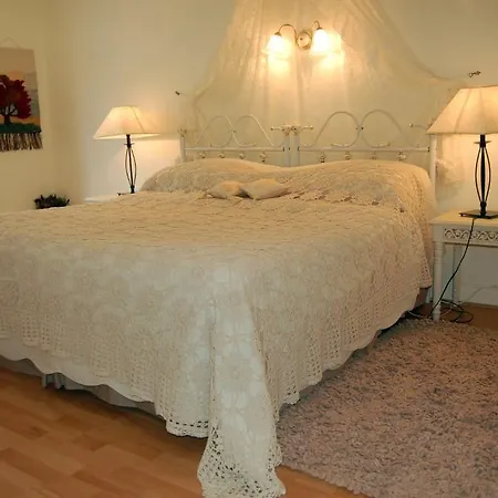 Carmels Bed & Breakfast 3*